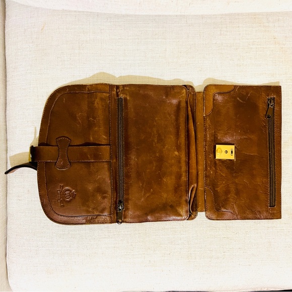 Mancini Arizona Travel Leather Clutch Wristlet - Picture 4 of 10